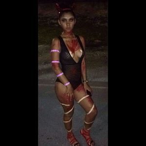 Meet your Posher, Carolina